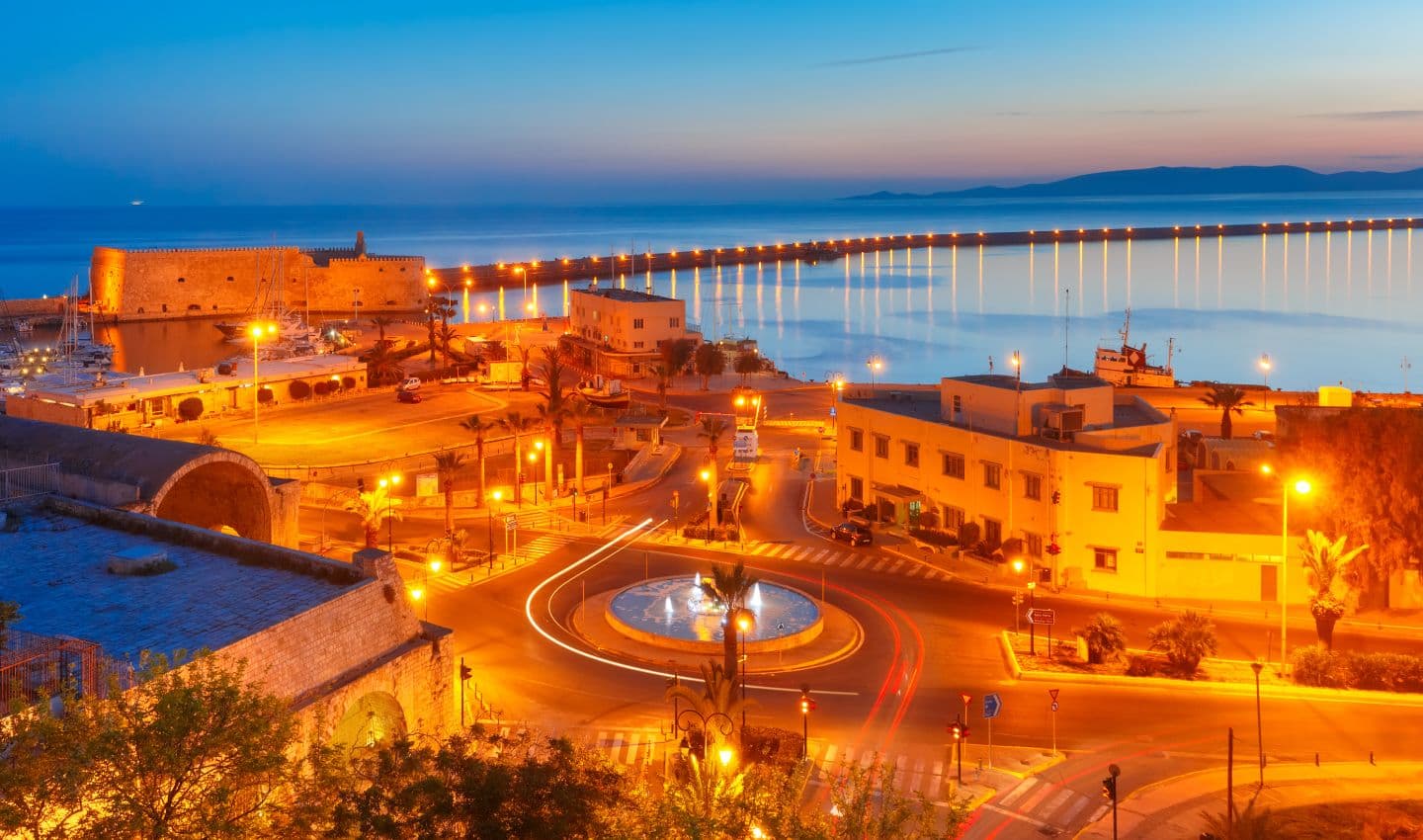 HERAKLION MULTILAYERED TOWN-01.jpg