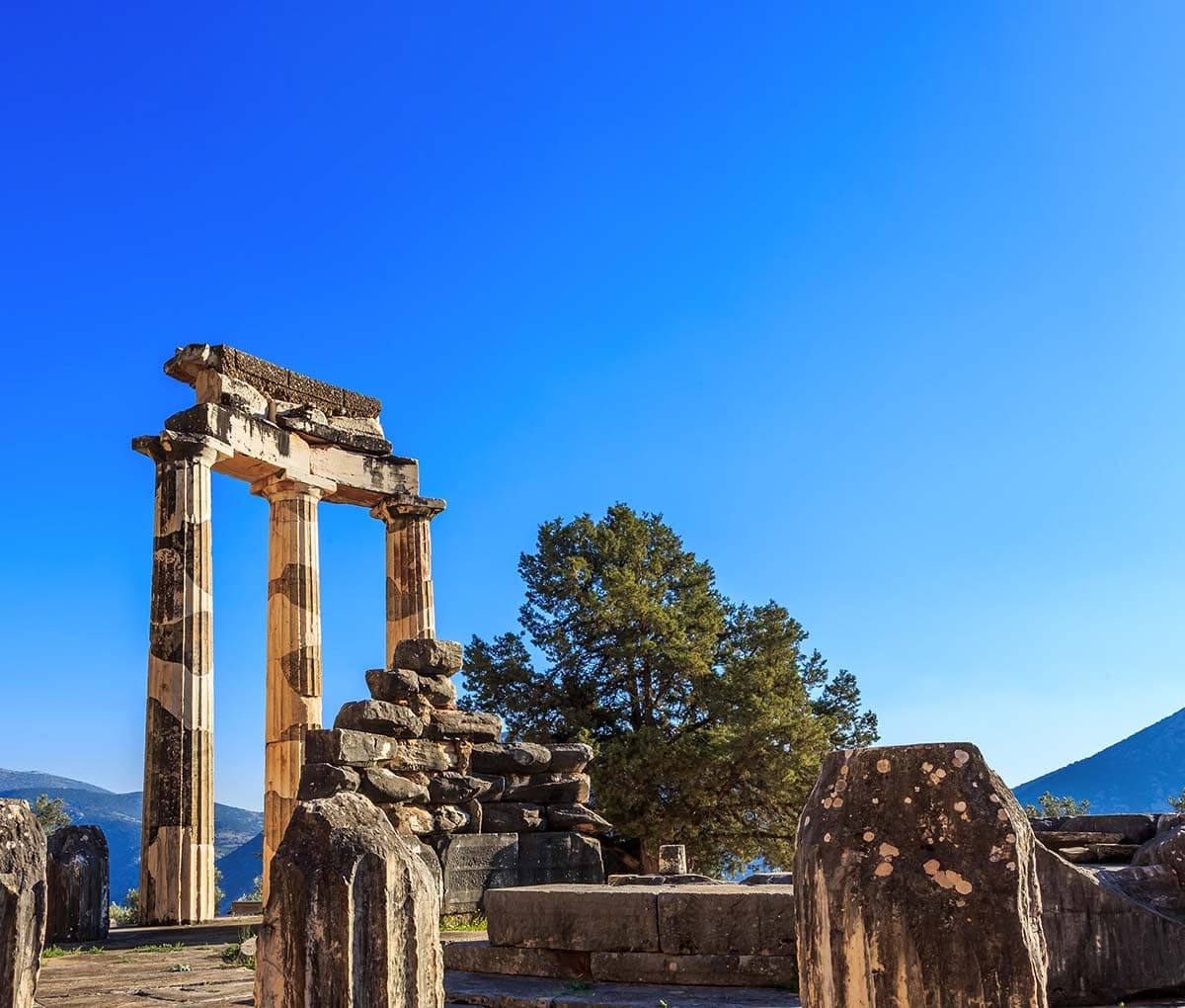DELPHI - PYTHIA'S PROPHECY_00_cover_1200px-min.jpg