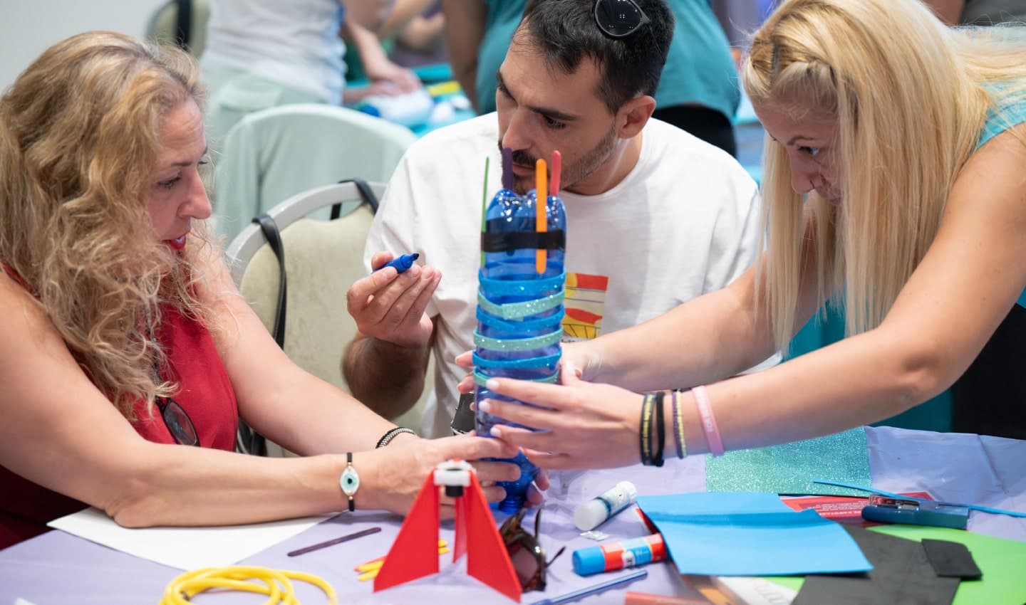 MOON & BACK-09-min.jpg